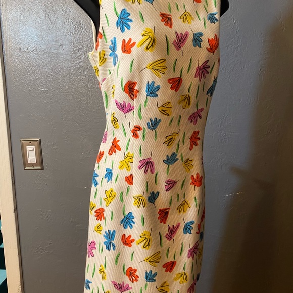 Mevisto flower shift dress - Picture 14 of 16